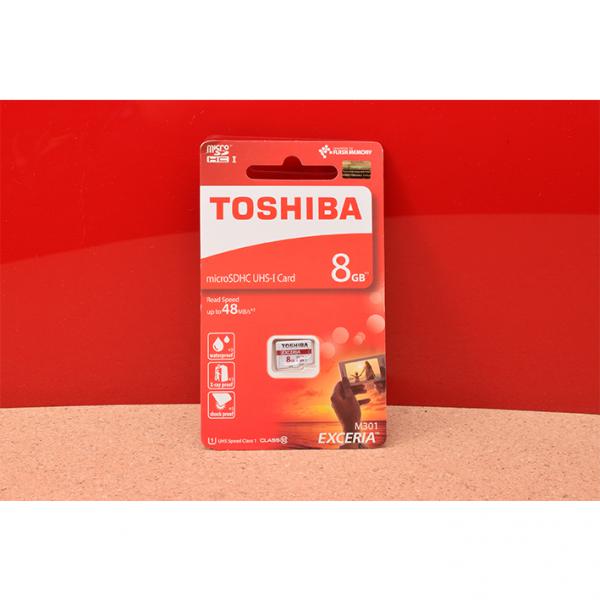 東芝　TOSHIBA　micro SDHC 8GB!