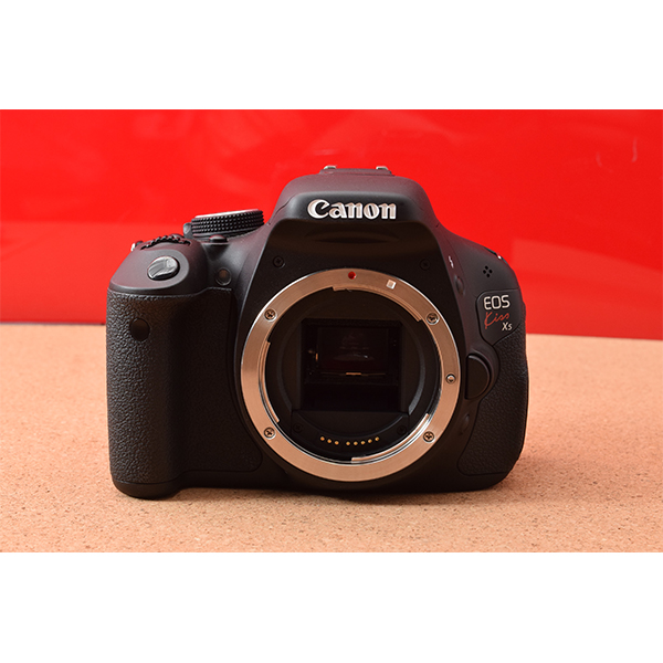 Canon　キャノン　EOS Kiss X5　レンズキット!Wi-Fi機能付きSD