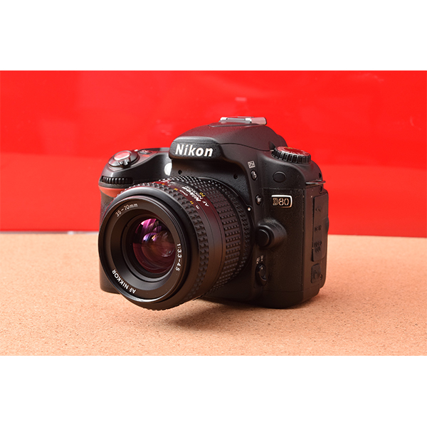 限定SALEお得Nikon D80　Wレンズセット デジタルカメラ